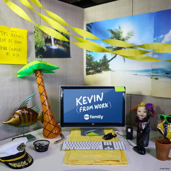 Photo promo et poster de Kevin From Work / @KevinFromWorkTV