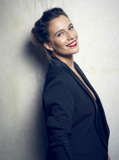Zoe Felix sur TF1 avec la série Prof T. / Photo Playtex