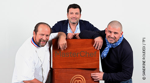 Avis et commentaires su Christian Etchebest dans Masterchef 2015 (en photo avec le foulard bleu)