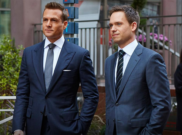 Mike et Harvey dans Suits saison 5 avec le costard parfait 