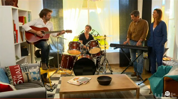 Le groupe des garçons reforment leur trio chez José : Les mystères de l'amour en musique !