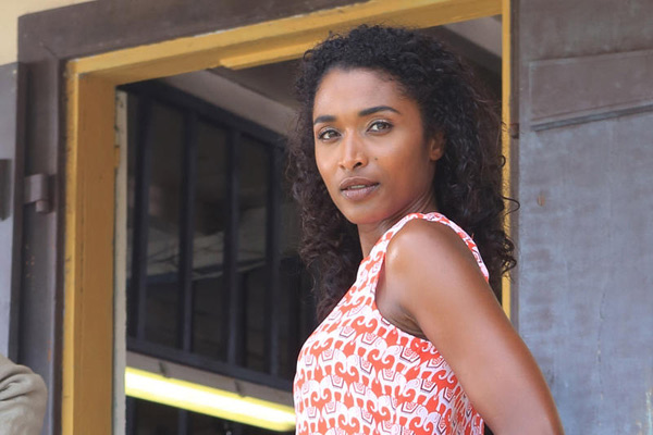 Départ de Sara Martins dans Meurtres au Paradis pourquoi ? / photo Denis Guyenon - Red Planet Pictures