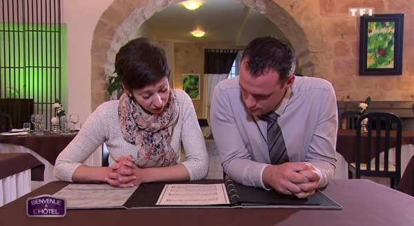 Les notes de Lucie et Julien vont-ils leur permettre de gagner bienvenue à l'hôtel ?