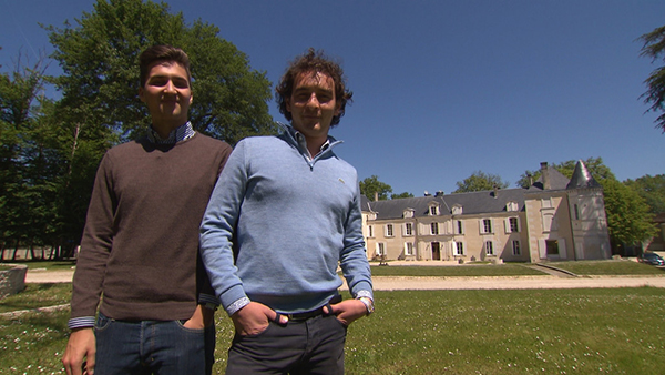 Commentaires et avis sur Hakob et Baptiste de Bienvenue chez nous / Crédit photo TF1