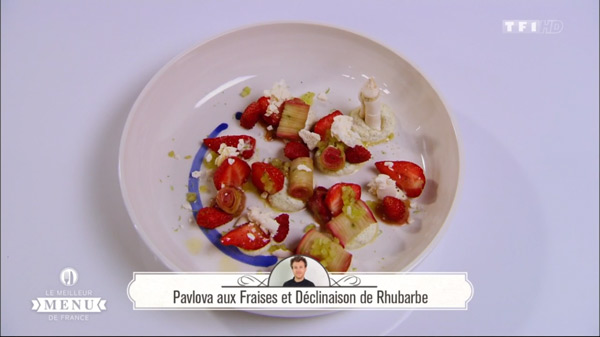 Recette dessert de Maxime Schelstraete : Pavlova aux fraises  et déclinaison de rhubarbe