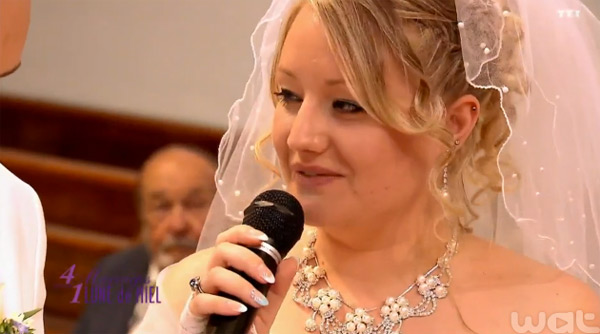 La robe de mariée de Laurie à la cérémonie