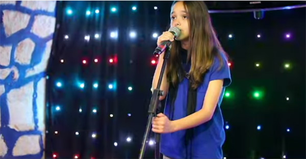 La jeune Eyma de The Voice Kids 2 : vos commentaires et avis sur la chanteuse