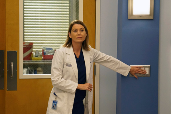 Meredith célibataire, nouvelle vie et nouvelle coupe de cheveux dans Grey's Anatomy saison 12