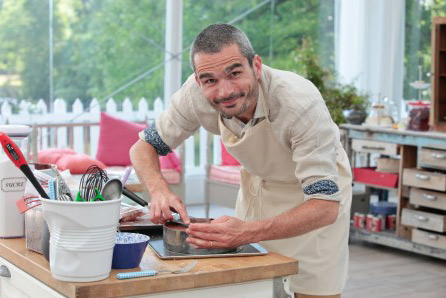 Quel candidat éliminé du meilleur pâtissier M6 épisode 1 le 14/10/2015 ? 