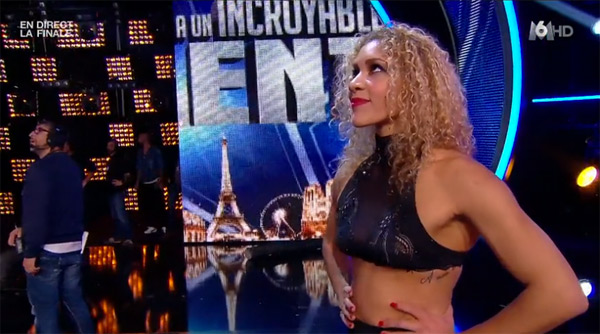 Cécile très inquiète quand roman est bloqué dans Incroyable talent 2015