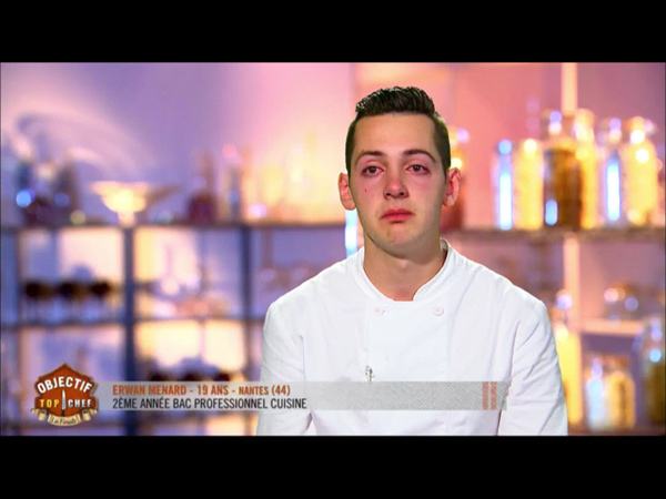 Erwan Menard en larmes après son élimination Objectif Top Chef