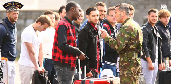 L'arrivée des candidats pour Garde à vous sur M6 : prêts au retour du service militaire ? 