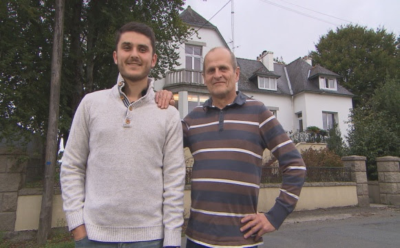 Avis et commentaires sur Eddy et Lorenzo dans Bienvenue chez nous