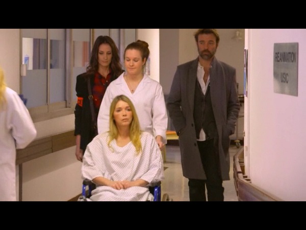 Hélène à l'hôpital avec Stéphanie et Nicolas