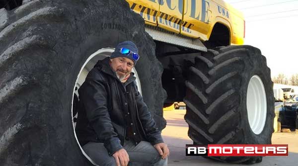 Vincent Lagaf animateur de V6 le Top gear de Ab Moteurs / Photo AB Moteurs