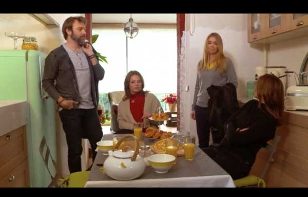 Le petit déjeuner de la bande : Hélène et Nicolas ne se quittent plus !