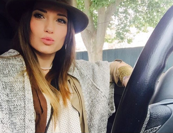 Vos avis sur Capucine Anav dans TPMP comme chroniqueuse | Nouveautes