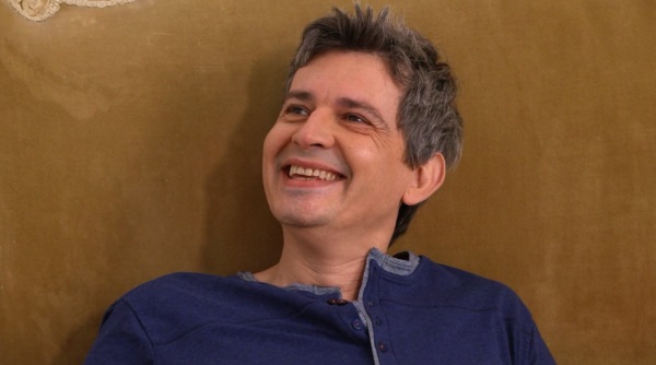 José au naturel dans les mystères de l'amour saison 12 en 2016 : il est pas beau avec ce sourire ? 