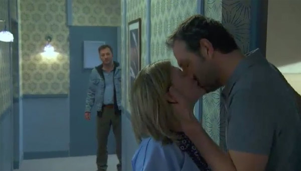 Souvenir du baiser de Laetitia et Franck #PBLV