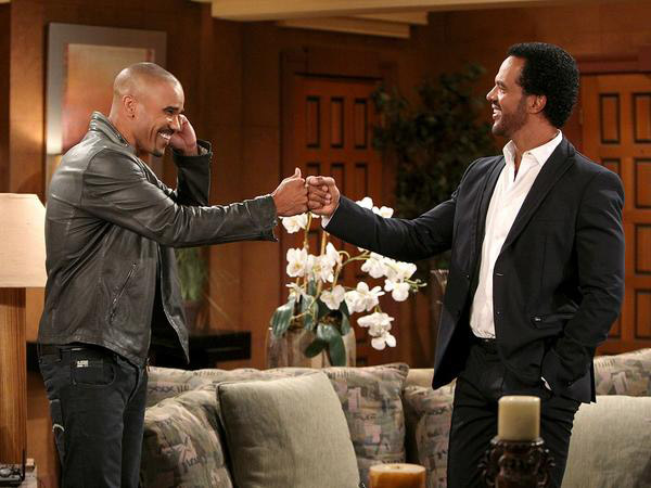 Les frères Winters Neil et Malcolm se retrouvent dans les feux de l'amour