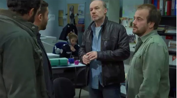 Francesco se livre à la police pour l'enquête sur Mitia