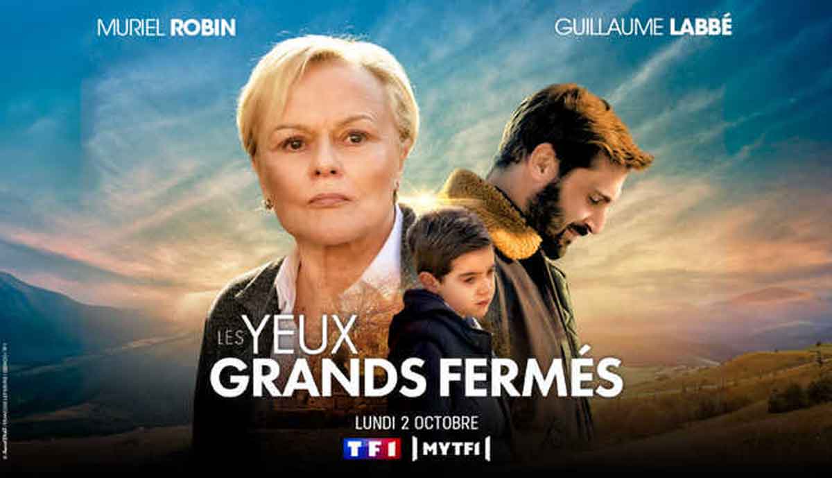 les yeux grands fermés