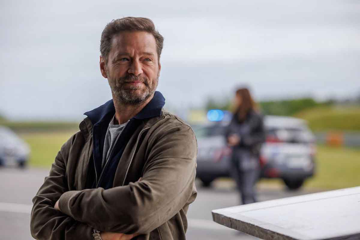 mort sur la piste avec Jason Priestley