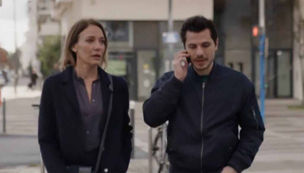 Eve revient vers Manu mais il ignore tout du plan d’Eliott - Un si