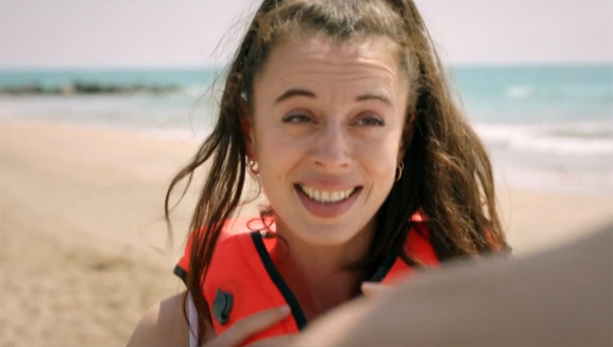 sara dans dna 