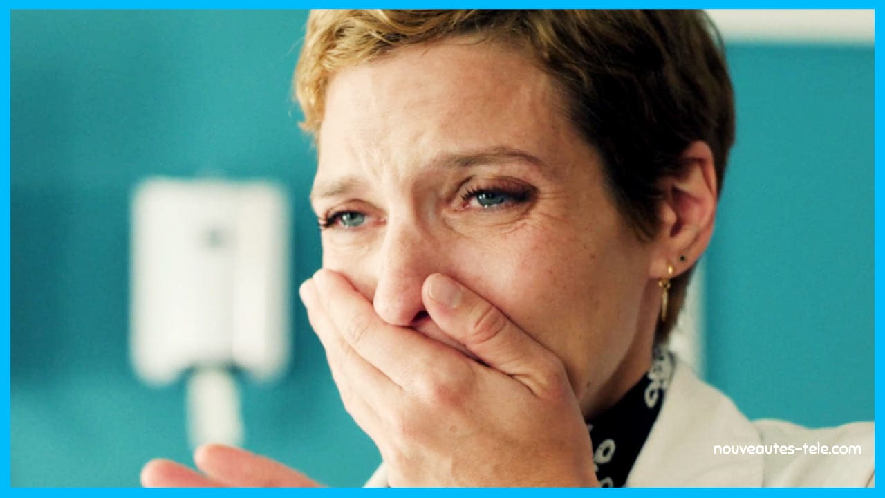 Léa bouleversée et en larmes après des souvenirs traumatisants liés à Inès dans Plus belle la vie.