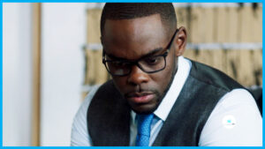 Ici tout commence (spoilers) : Denis Sanko débarque en plein « champ de bataille » familial Ici tout commence