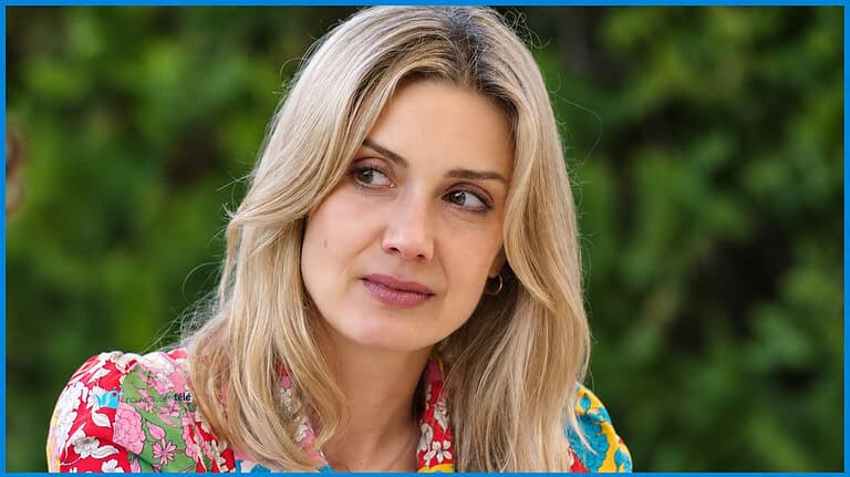 Constance en difficultés dans Ici tout commence